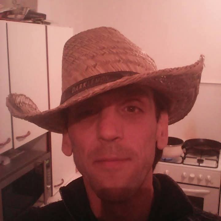 Luke, 45 ans, Saint-Quentin-en-Tourmont