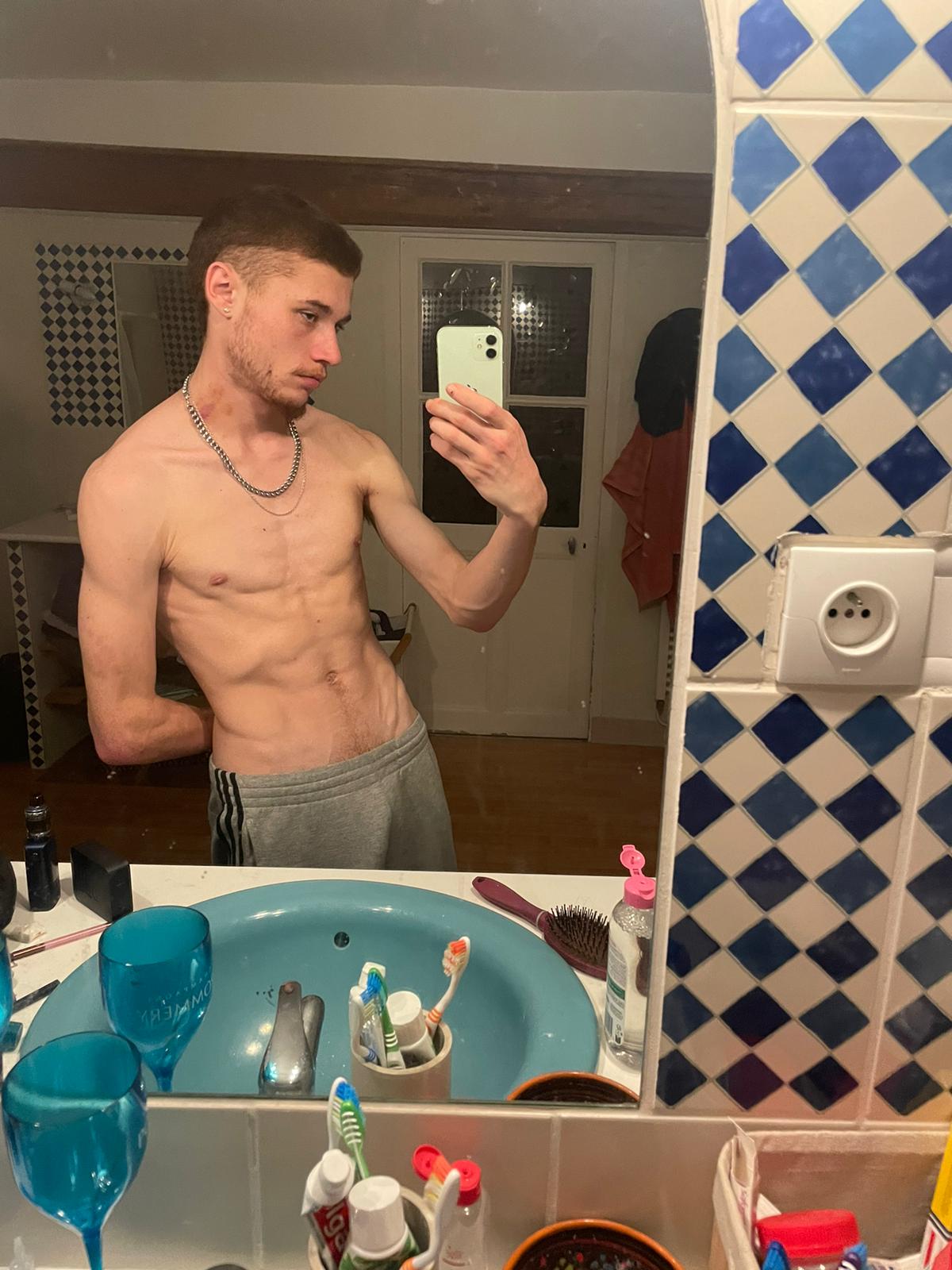 Joseph, 22 ans, Forceville