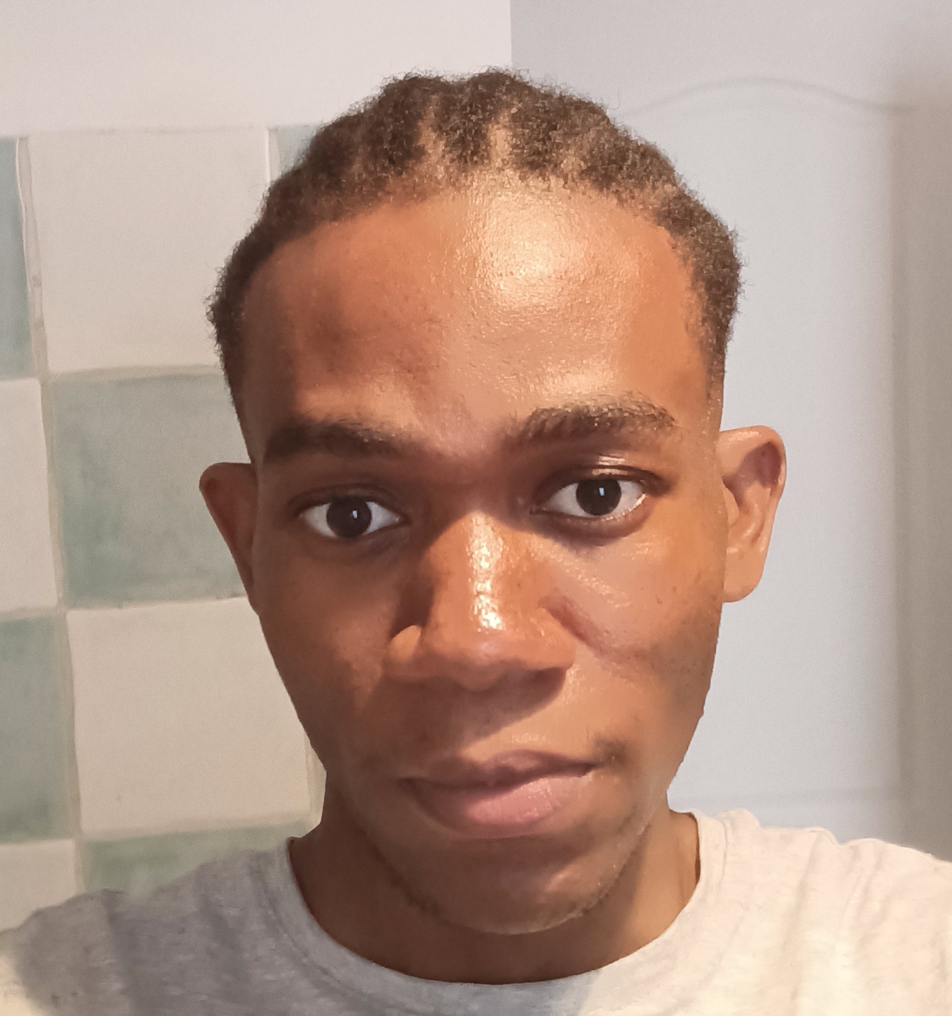 Elio, 25 ans, Feuillères